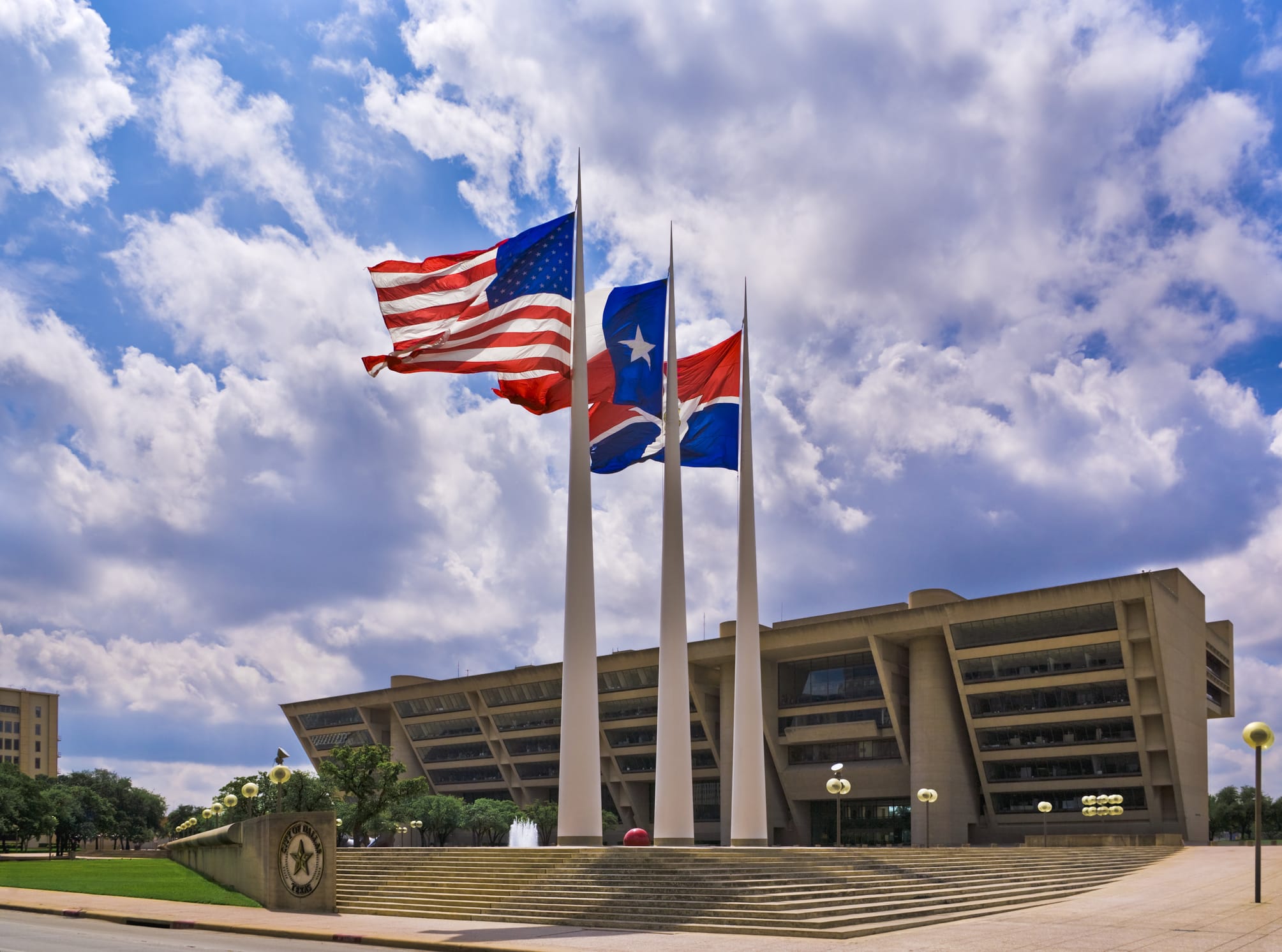 Texas civic architecture and flags